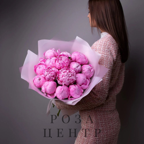 Букет из 15 розовых пионов