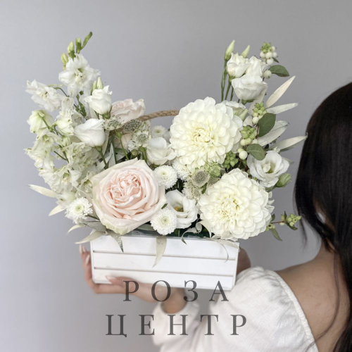 Нежная композиция в ящике «Gloria» Нежная композиция в ящике «Gloria»