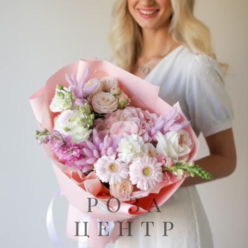 Букет нежный с розовой гортензией 