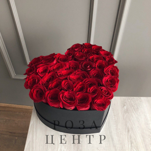 39 роз в коробке в форме сердца 39 роз в коробке в форме сердца