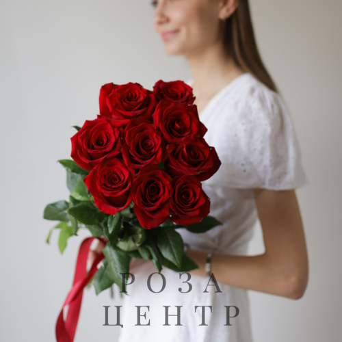 Красные розы в ленту Красные розы в ленту
