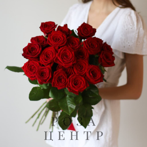 Красные розы в ленту Красные розы в ленту
