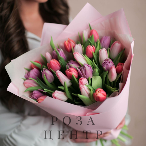 Микс из 31 тюльпана в нежном оформлении Микс из 31 тюльпана в нежном оформлении