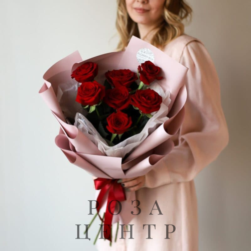 Розы красные в корейском оформлении (7шт) №1268