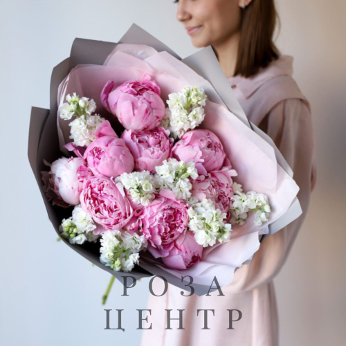 Дуо букет из пионов и маттиолы 